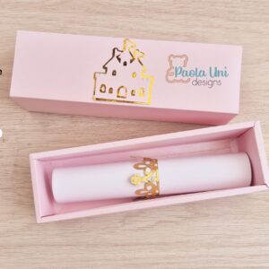 Archivo para recortar y armar caja para invitación, incluye corona.