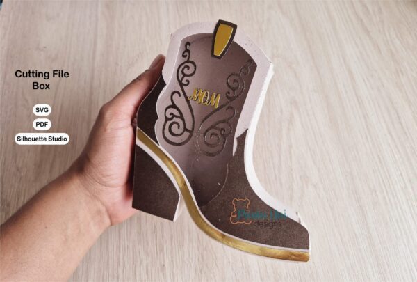 Archivo para cortar y armar caja en forma de bota, incluye mamá, MOM y diseño sin letras