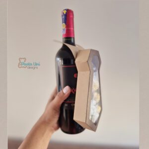 Archivo ó molde para recortar y armar caja en forma de corbata colgante para botella SVG-STUDIO-PDF PADRE