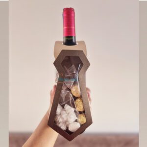 Archivo ó molde para recortar y armar caja en forma de corbata colgante para botella SVG-STUDIO-PDF PADRE